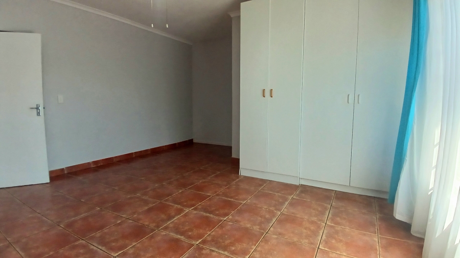 4 Bedroom Property for Sale in Sandbaai Western Cape